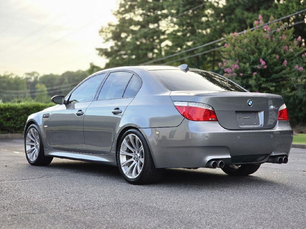 BMW M5 Sedan 2008