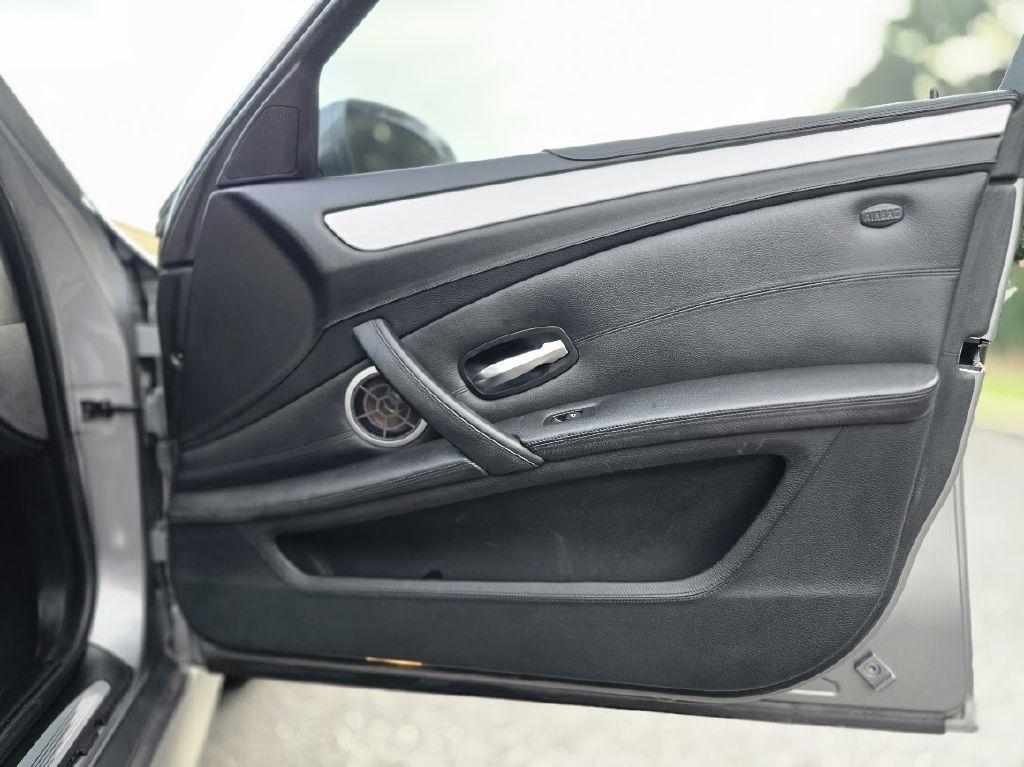 BMW M5 Sedan 2008