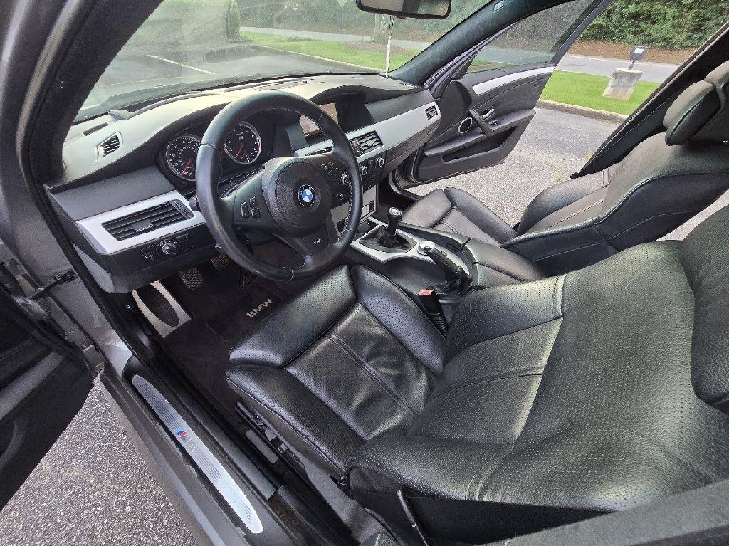BMW M5 Sedan 2008