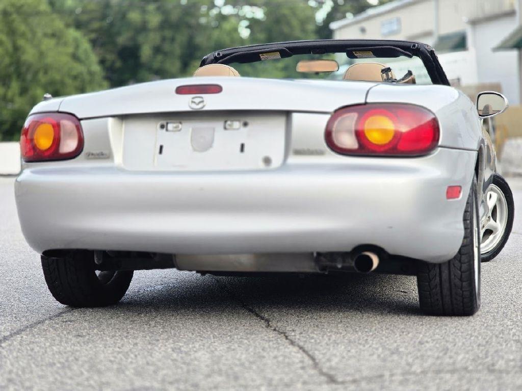 Mazda MX-5 Miata Base 1999