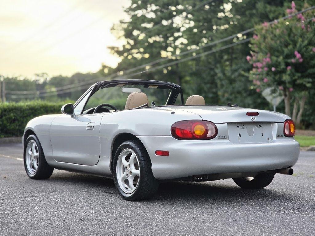 Mazda MX-5 Miata Base 1999
