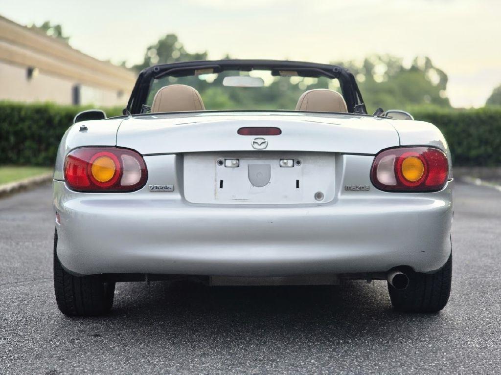 Mazda MX-5 Miata Base 1999