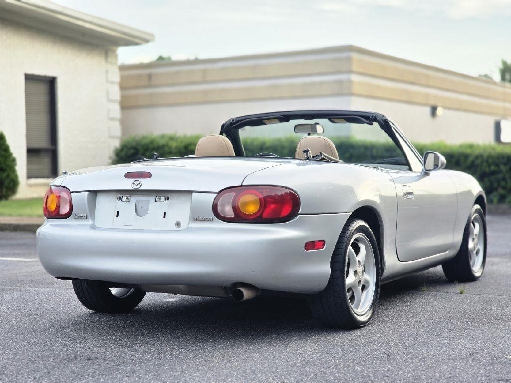 Mazda MX-5 Miata Base 1999