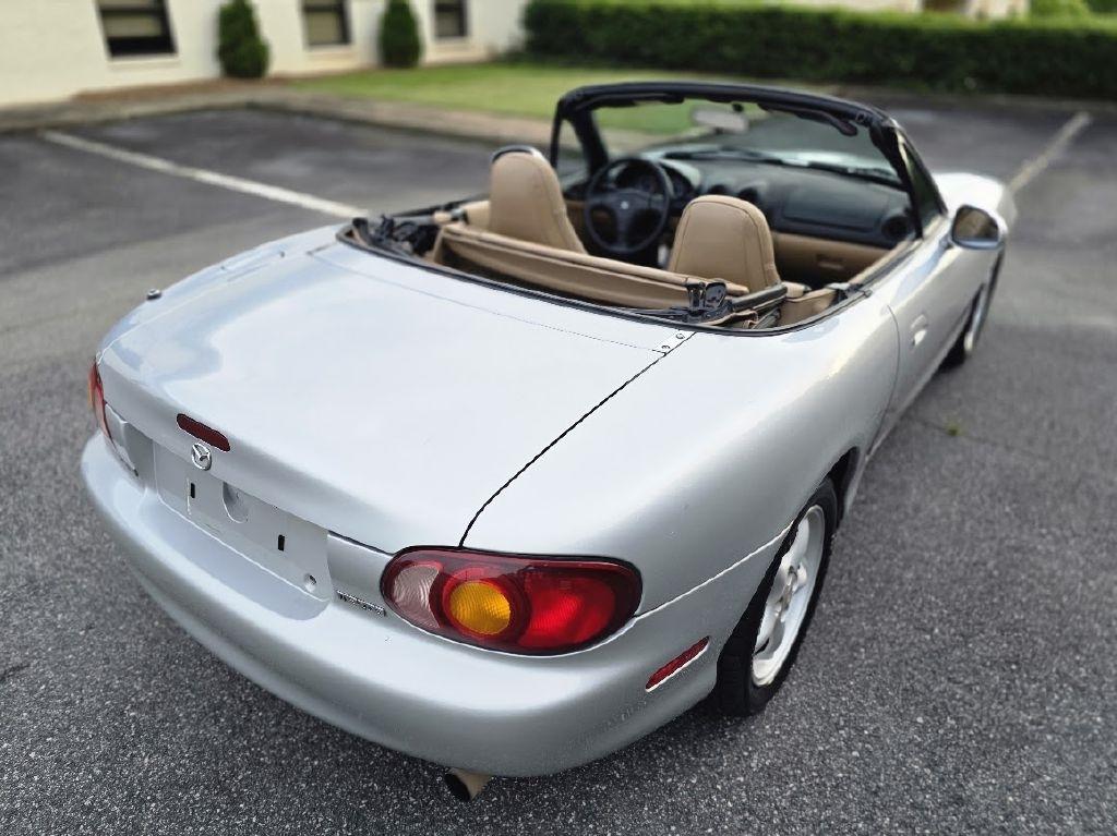 Mazda MX-5 Miata Base 1999