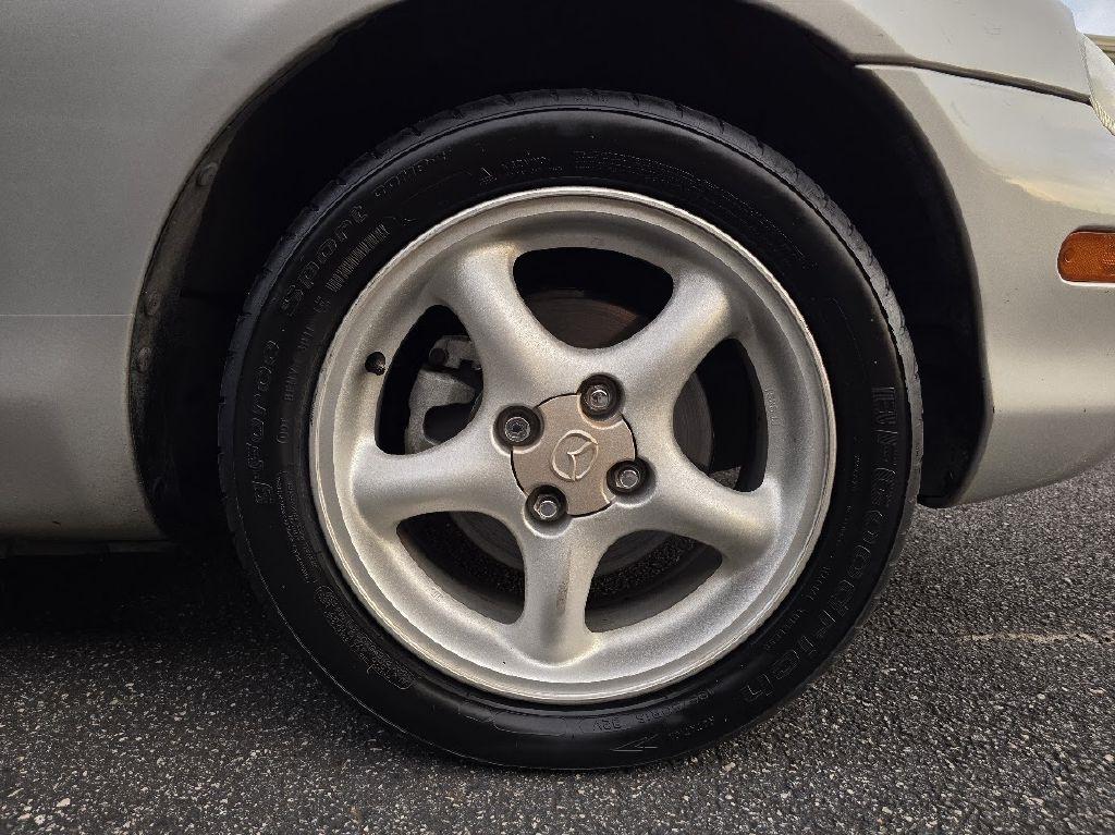 Mazda MX-5 Miata Base 1999