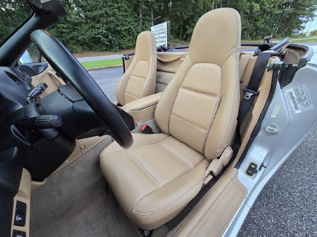 Mazda MX-5 Miata Base 1999