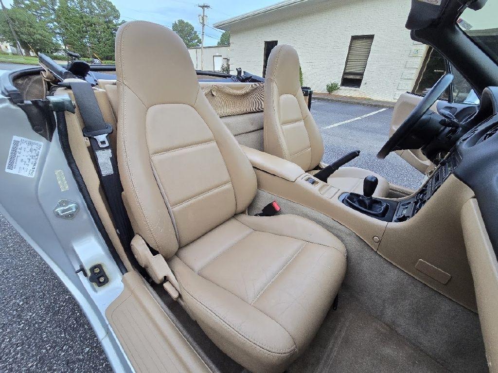 Mazda MX-5 Miata Base 1999