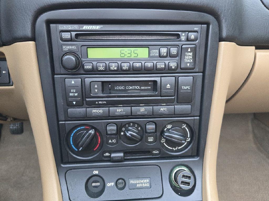 Mazda MX-5 Miata Base 1999