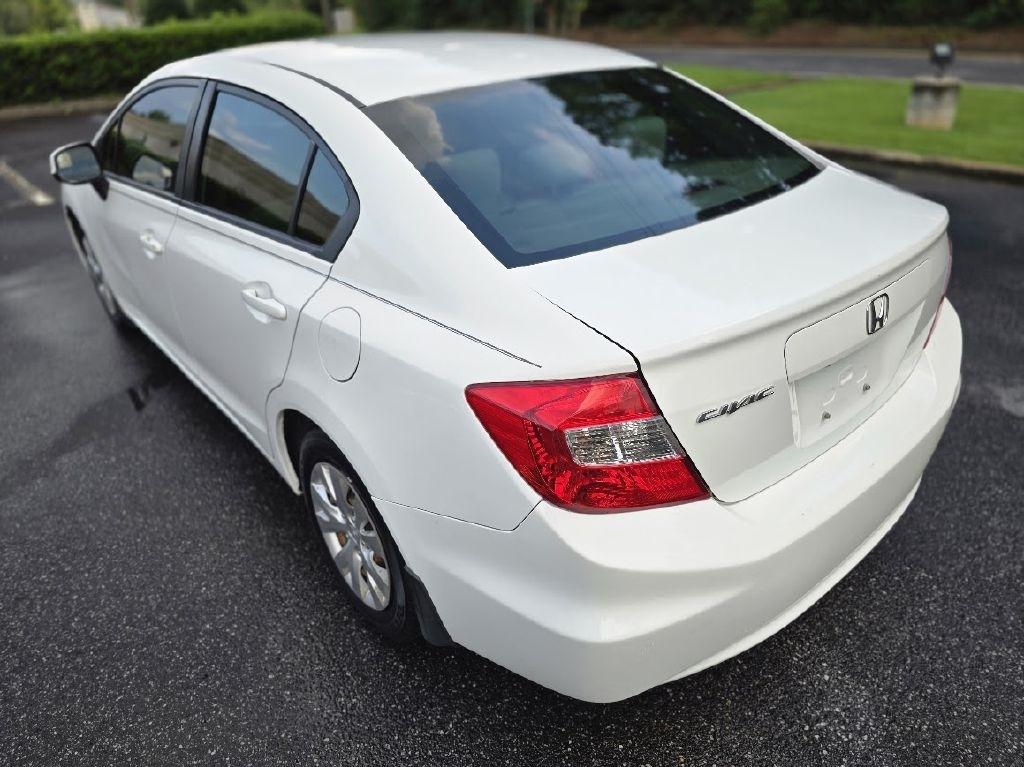 Honda Civic LX Sedan 5-Speed AT 2012