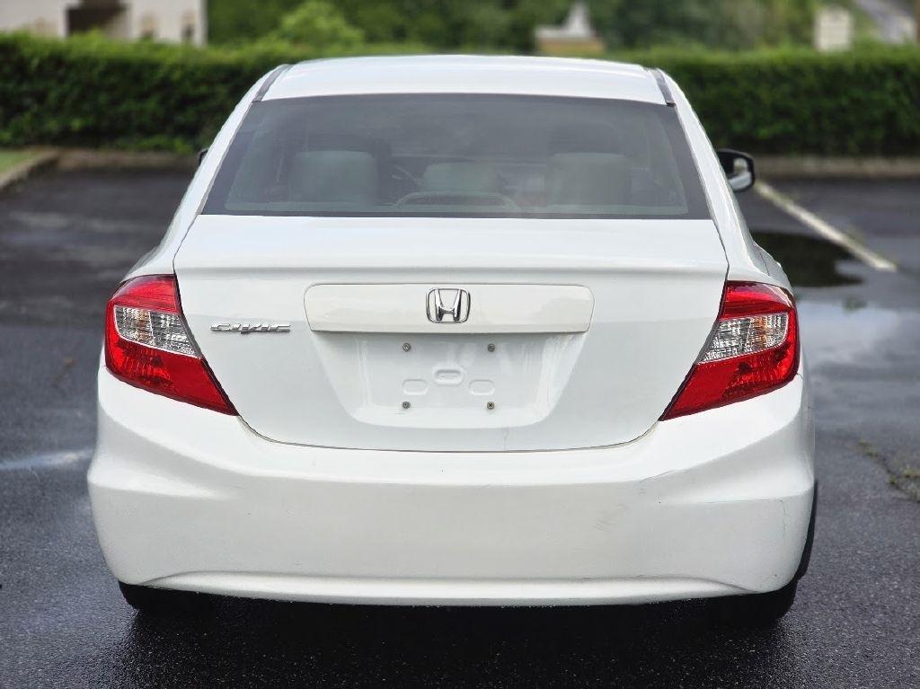 Honda Civic LX Sedan 5-Speed AT 2012