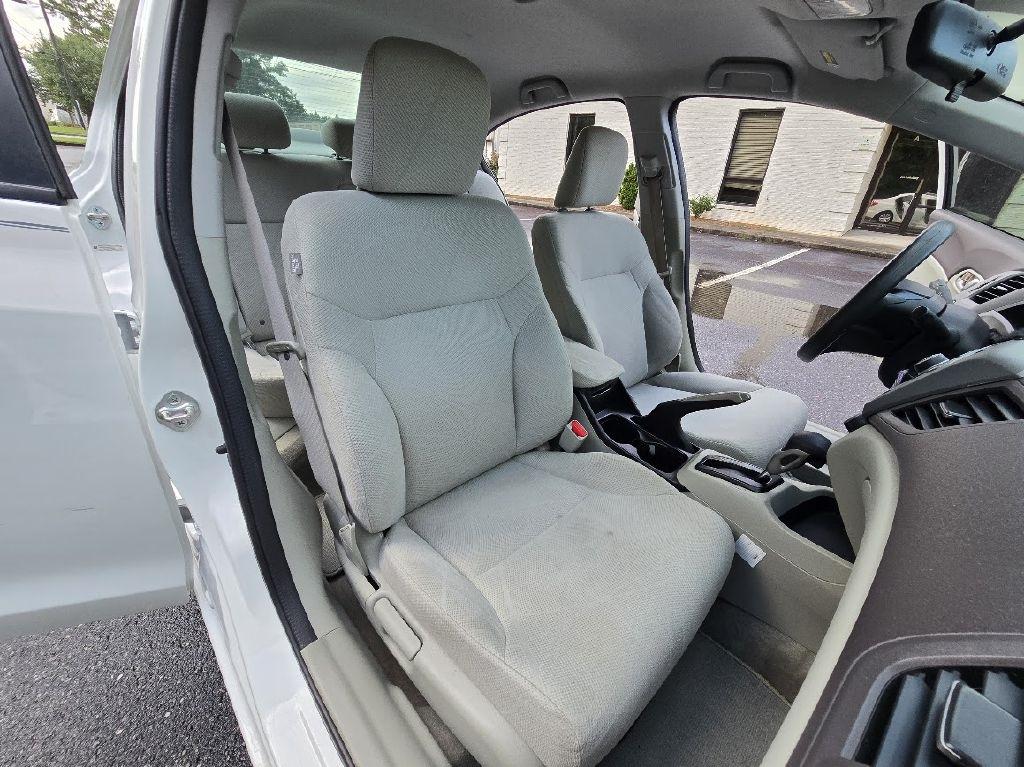 Honda Civic LX Sedan 5-Speed AT 2012