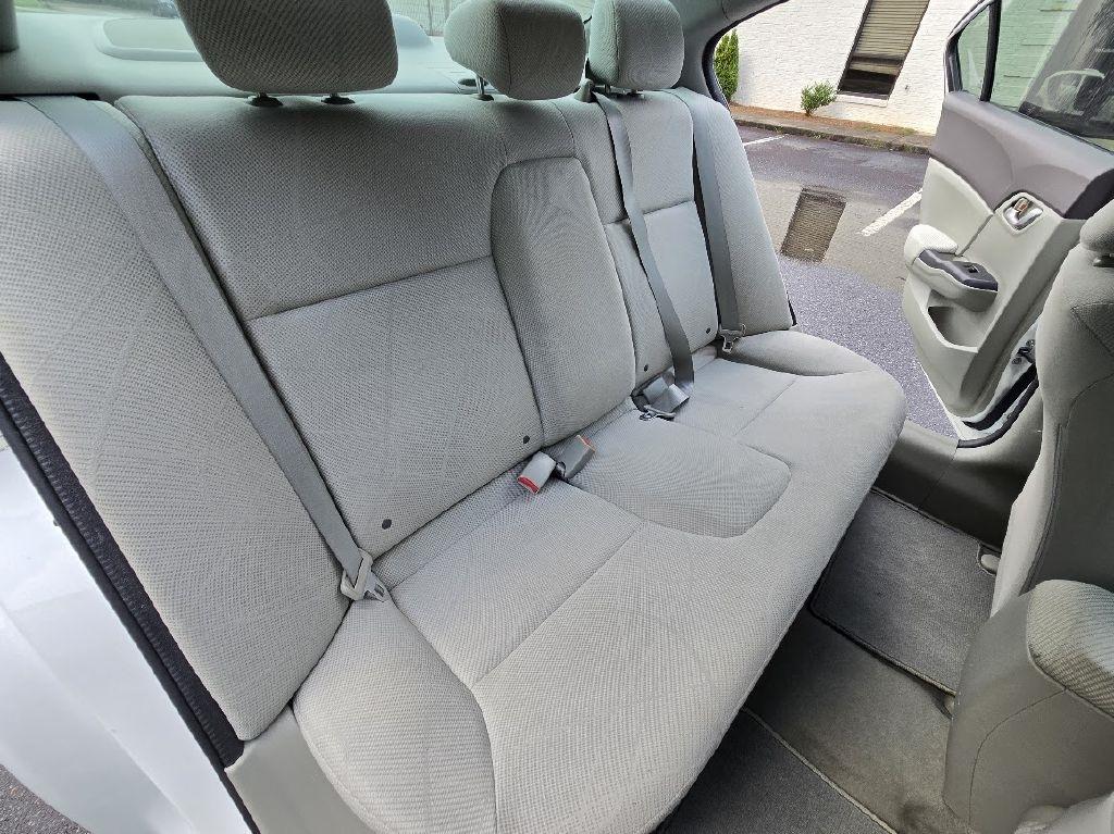 Honda Civic LX Sedan 5-Speed AT 2012