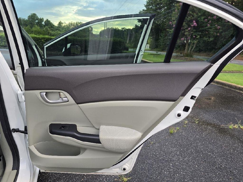 Honda Civic LX Sedan 5-Speed AT 2012