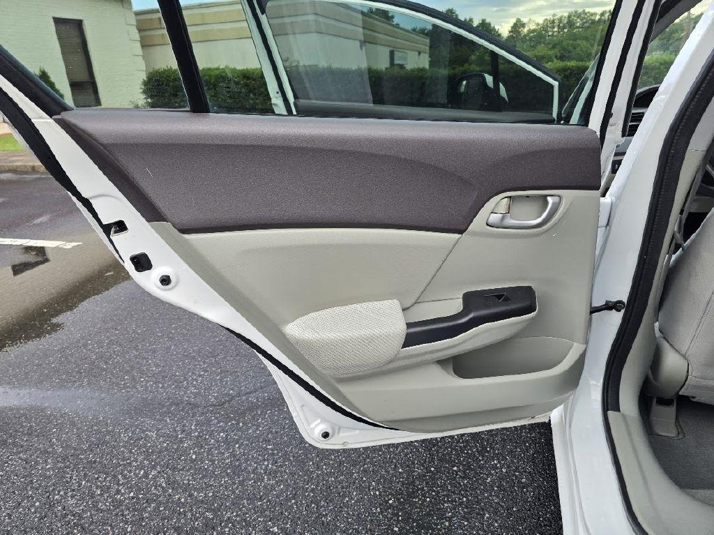 Honda Civic LX Sedan 5-Speed AT 2012
