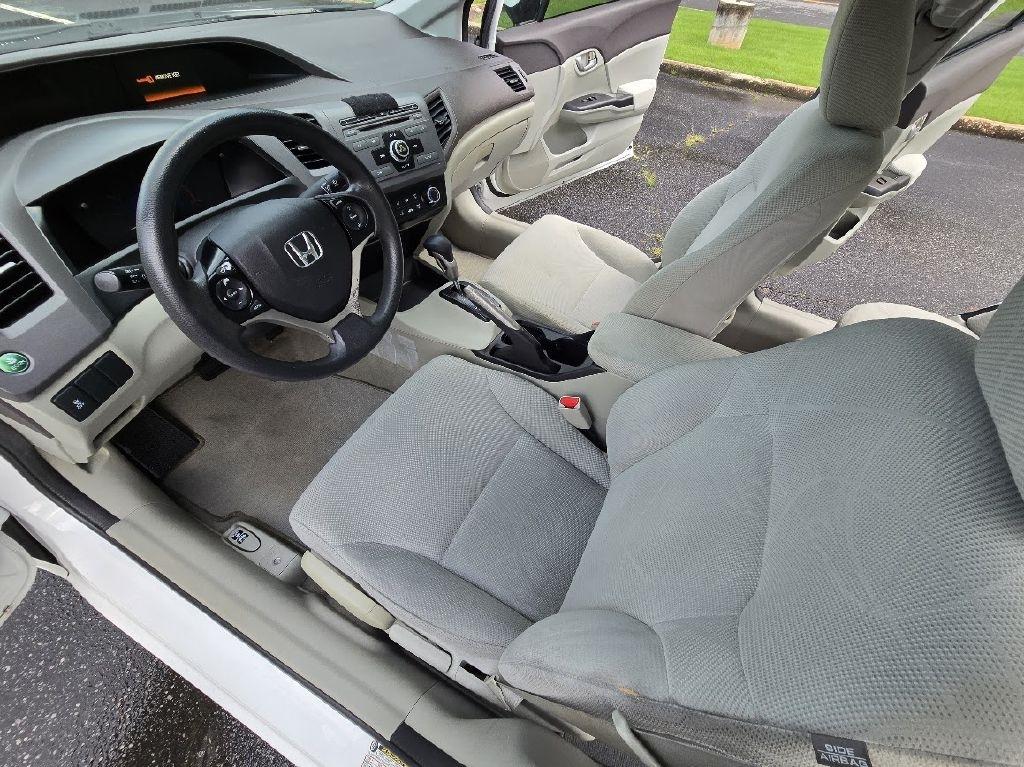 Honda Civic LX Sedan 5-Speed AT 2012