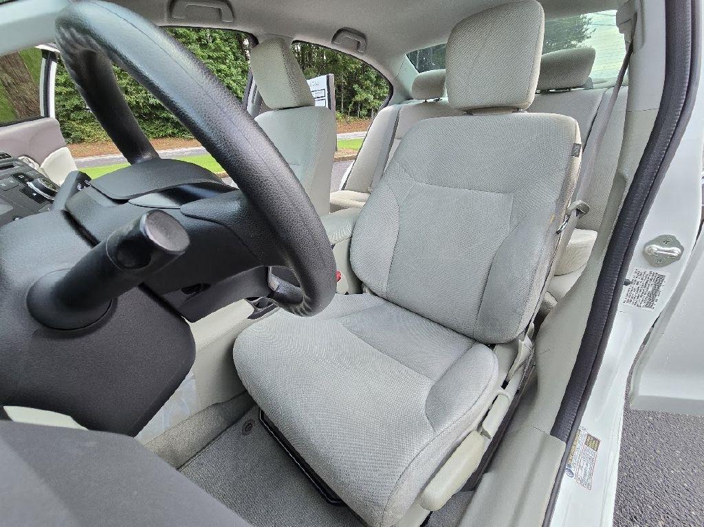 Honda Civic LX Sedan 5-Speed AT 2012