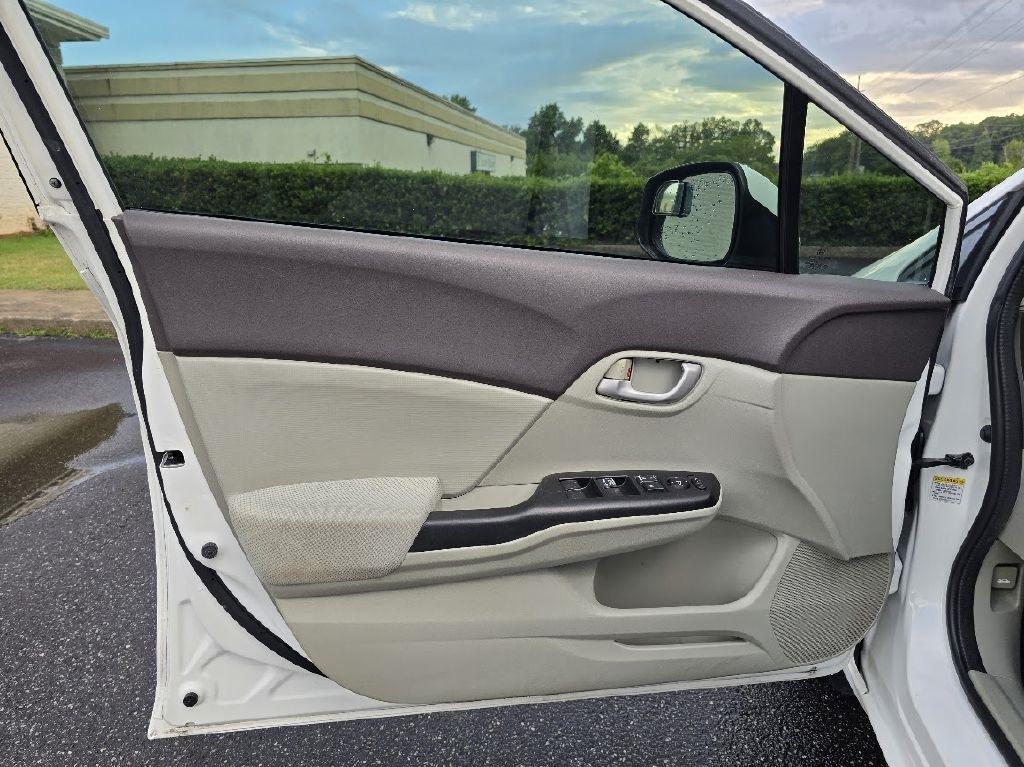 Honda Civic LX Sedan 5-Speed AT 2012