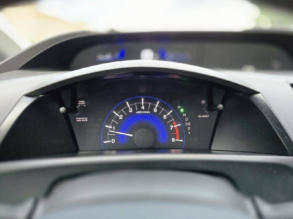 Honda Civic LX Sedan 5-Speed AT 2012
