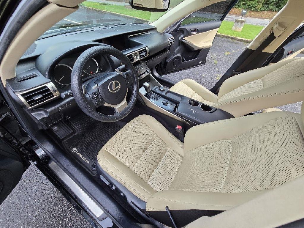 Lexus IS 250 RWD 2014