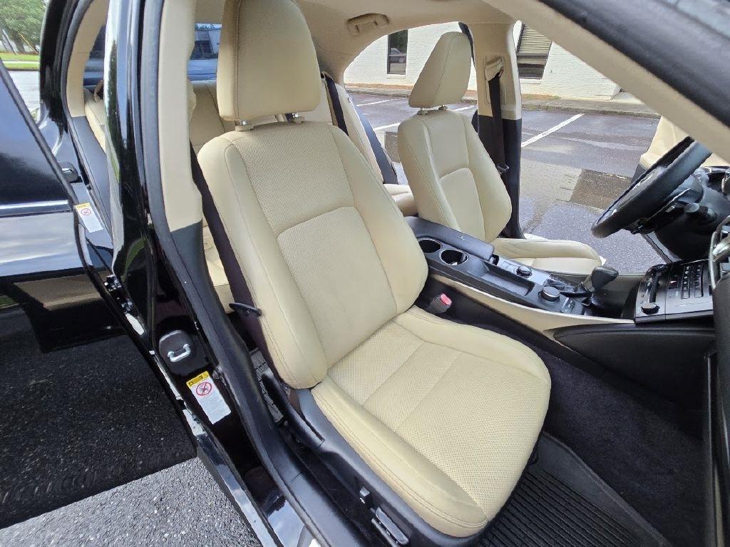 Lexus IS 250 RWD 2014