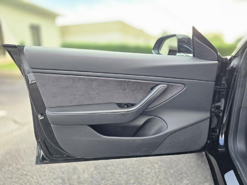 Tesla Model 3 Base 2018