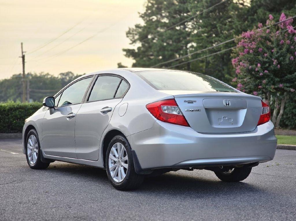 Honda Civic EX Sedan 5-Speed AT 2012