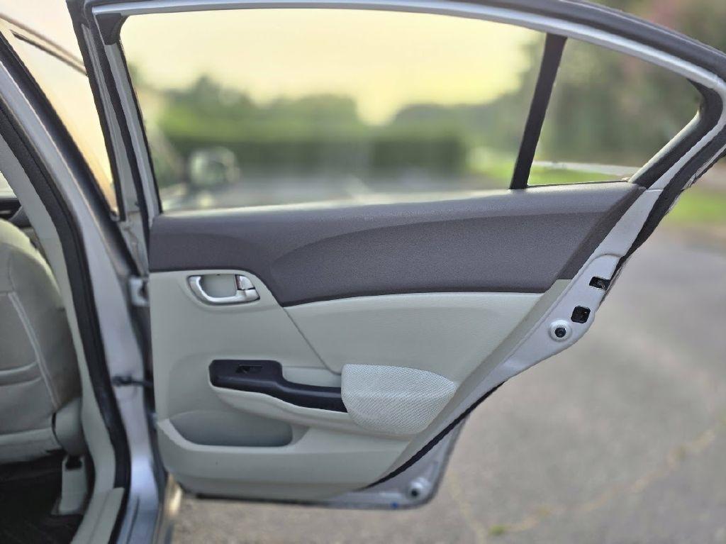 Honda Civic EX Sedan 5-Speed AT 2012
