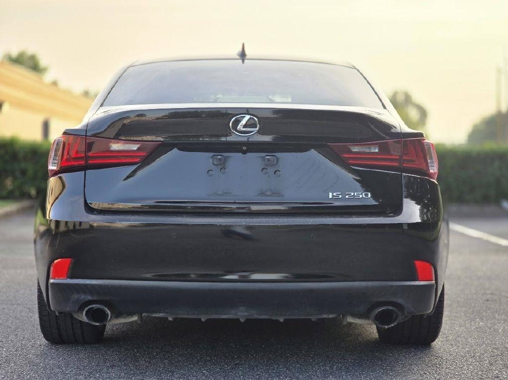 Lexus IS 250 RWD 2015