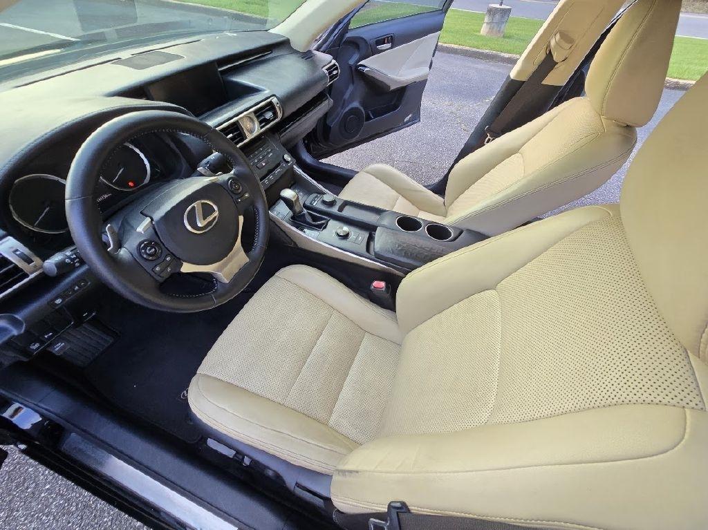 Lexus IS 250 RWD 2015