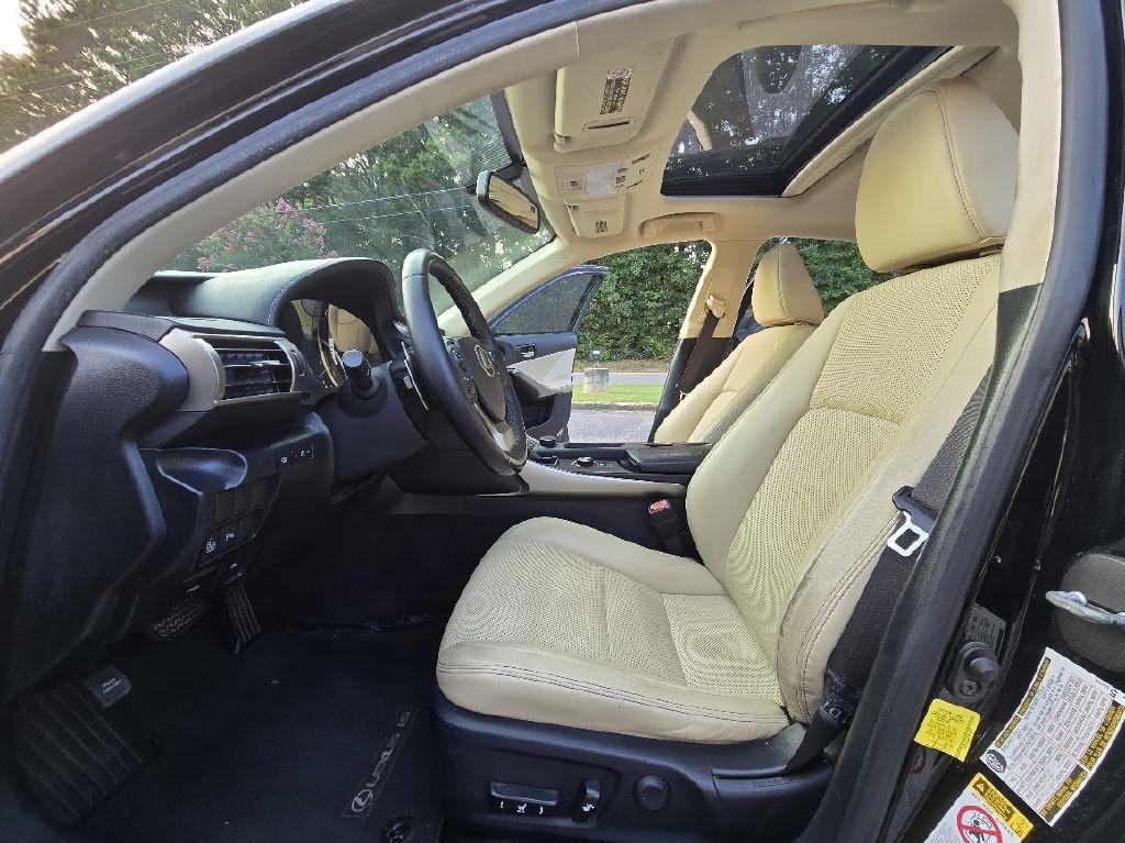 Lexus IS 250 RWD 2015