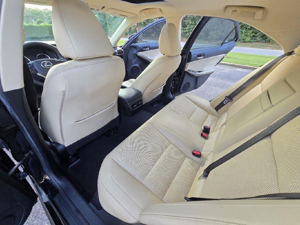 Lexus IS 250 RWD 2015