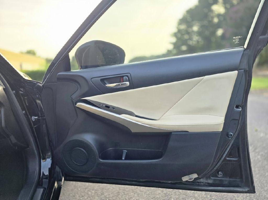Lexus IS 250 RWD 2015