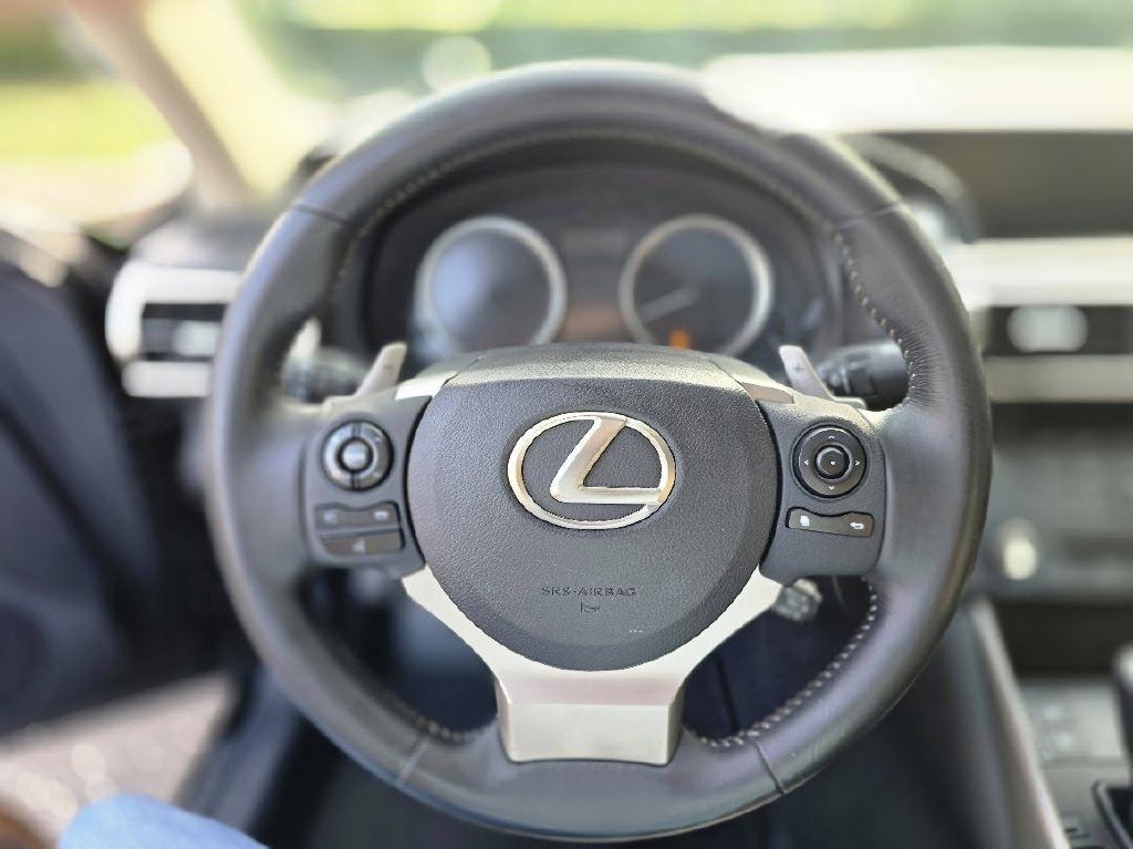Lexus IS 250 RWD 2015