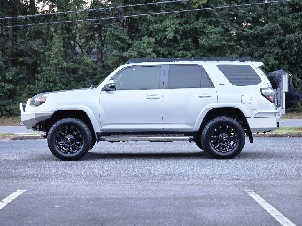 Toyota 4Runner SR5 4WD 2017