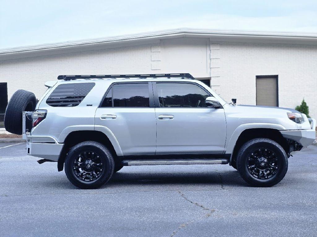 Toyota 4Runner SR5 4WD 2017