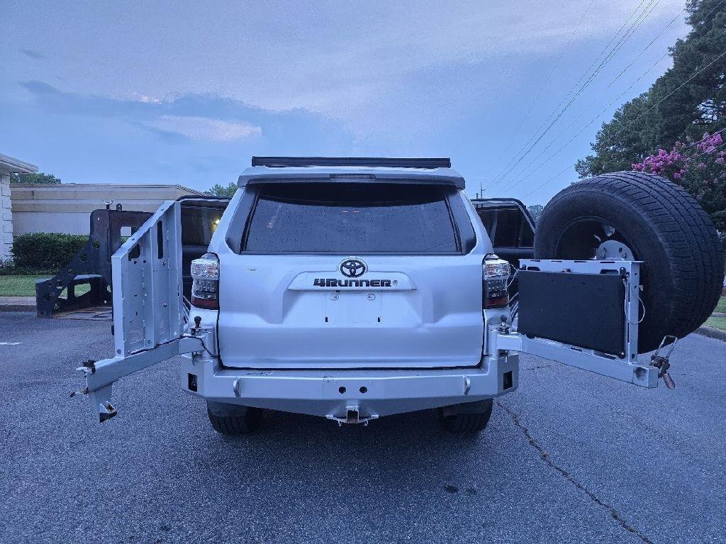 Toyota 4Runner SR5 4WD 2017