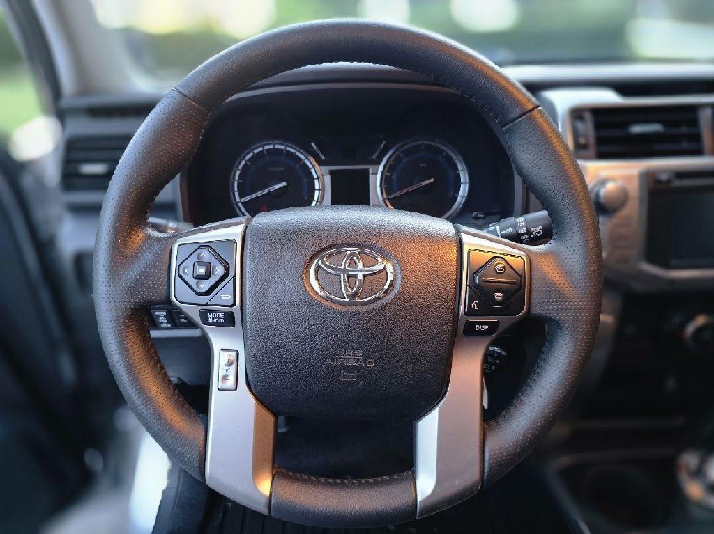 Toyota 4Runner SR5 4WD 2017