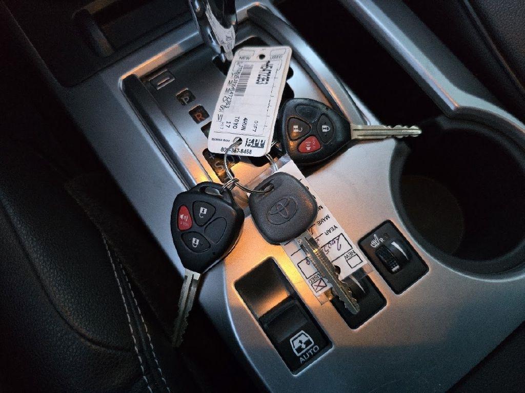 Toyota 4Runner SR5 4WD 2017