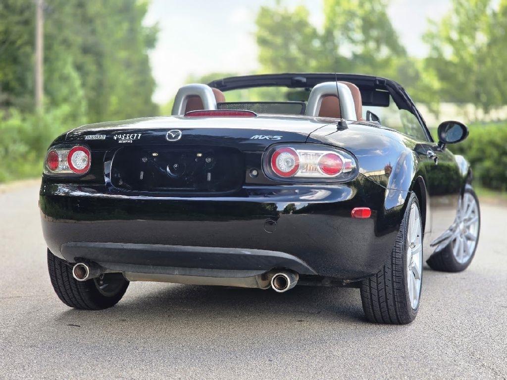 Mazda MX-5 Miata Grand Touring 2006