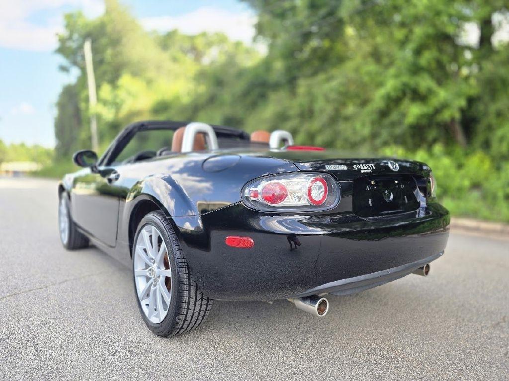 Mazda MX-5 Miata Grand Touring 2006