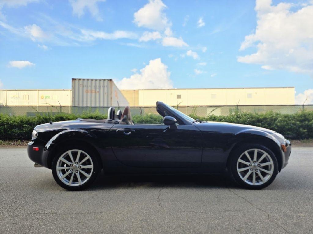 Mazda MX-5 Miata Grand Touring 2006