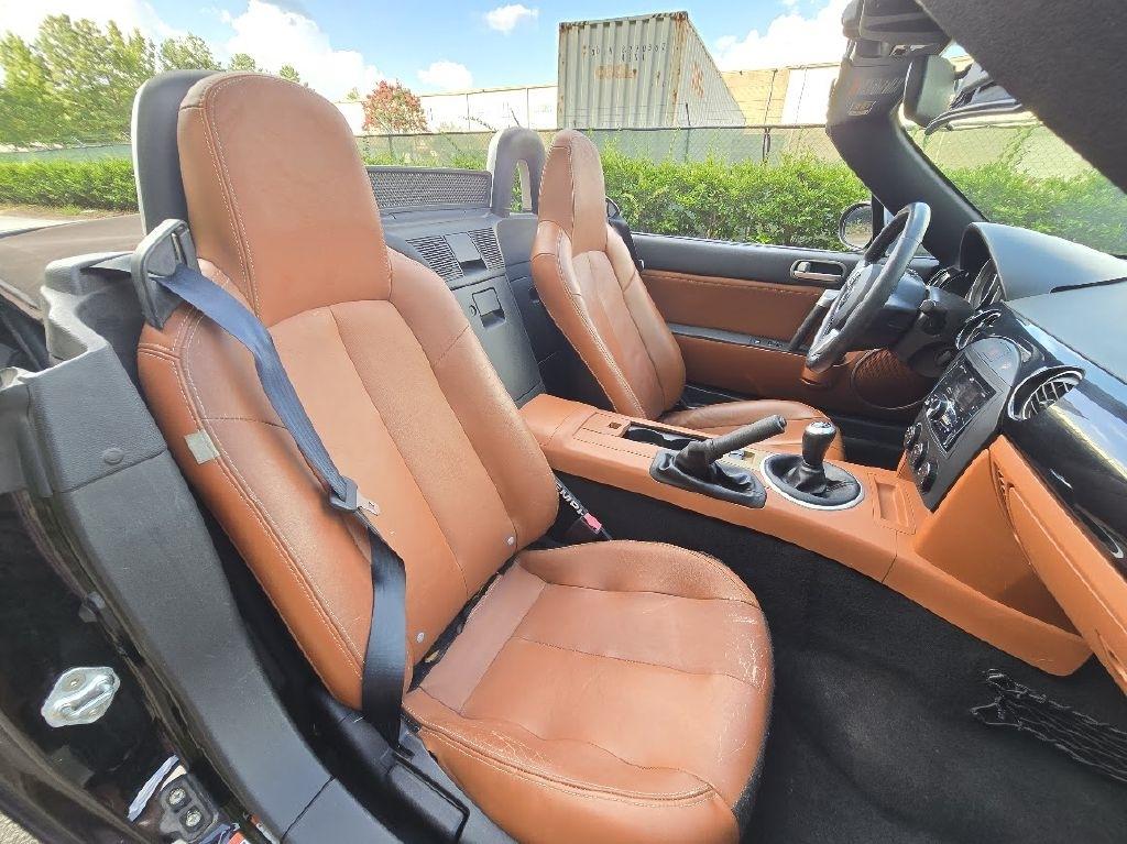 Mazda MX-5 Miata Grand Touring 2006