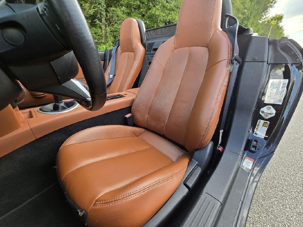 Mazda MX-5 Miata Grand Touring 2006