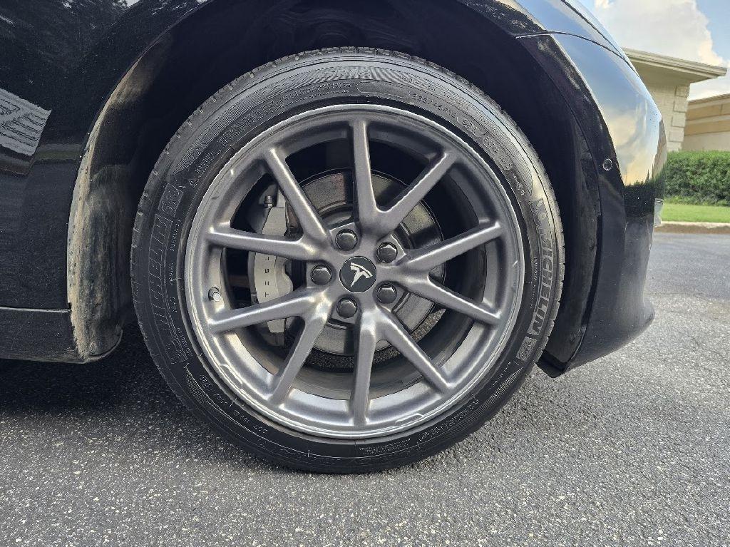 Tesla Model 3 Mid Range 2019