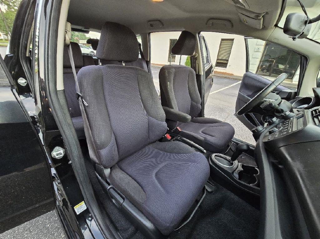 Honda Fit Sport 5-Speed AT 2013