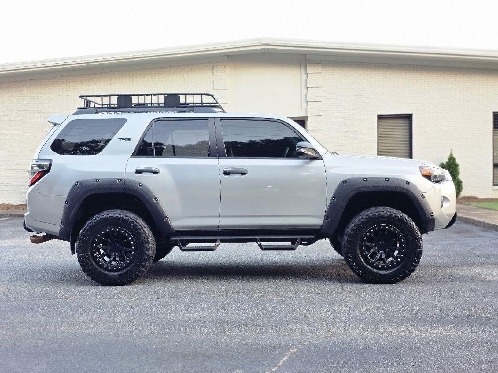 Toyota 4Runner SR5 4WD 2018