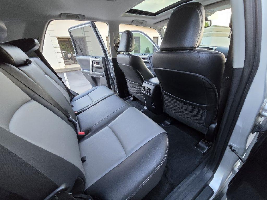Toyota 4Runner SR5 4WD 2018