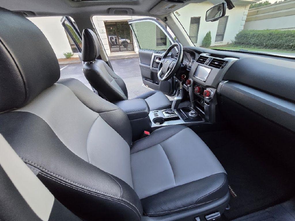 Toyota 4Runner SR5 4WD 2018