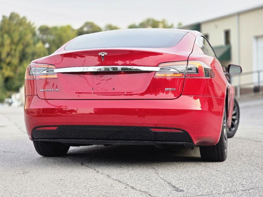 Tesla Model S 90D 2016