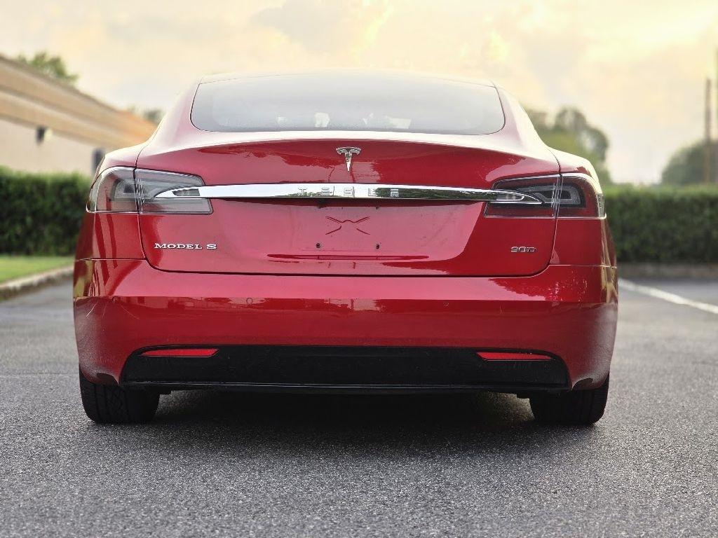Tesla Model S 90D 2016